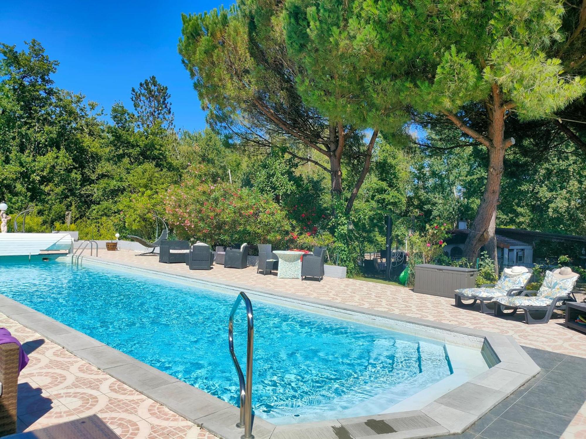 Un Petit Coin De Campagne Holiday home Beychac-et-Caillau